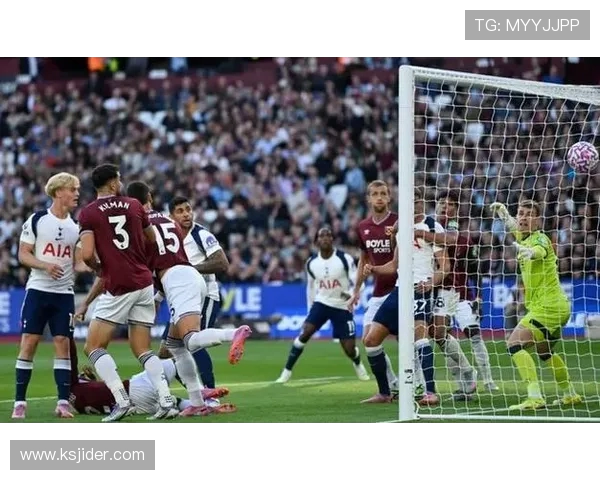 自上赛季以来曼联15粒英超丢球来自角球，仅次于西汉姆联